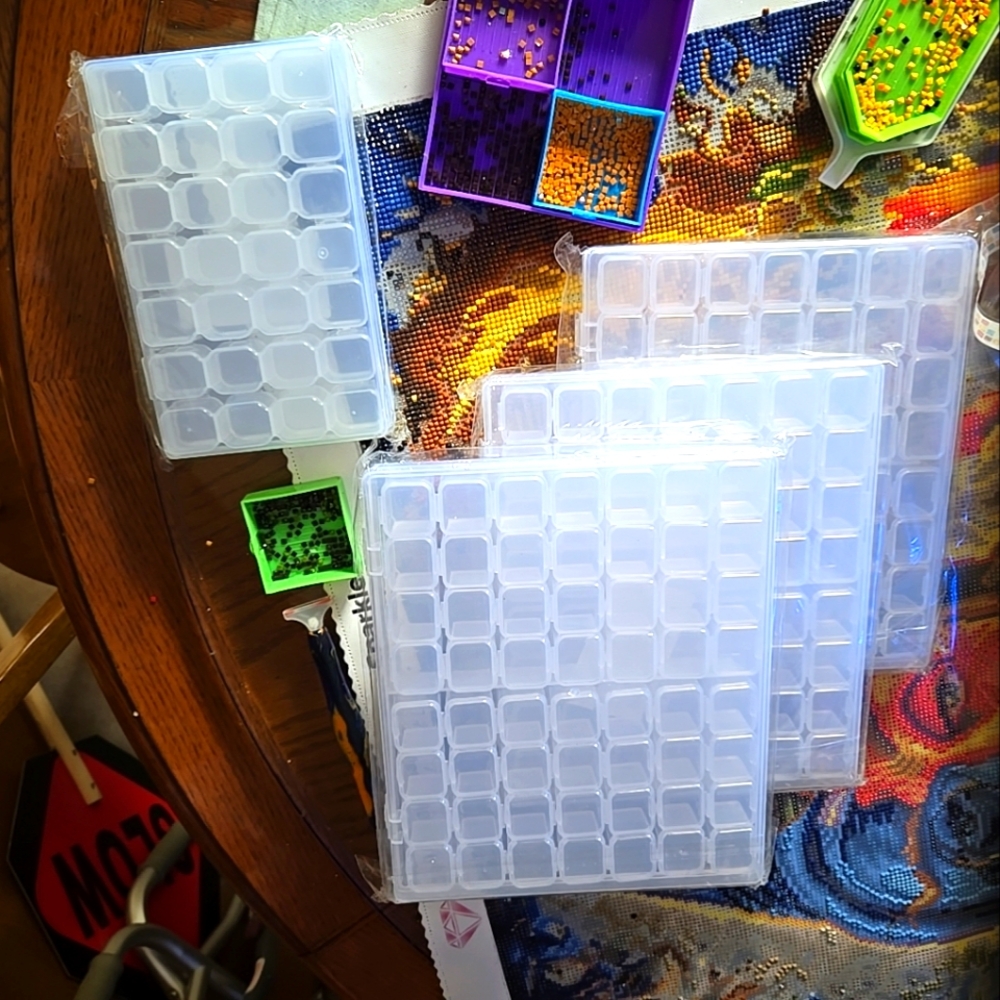 3 large bead storage 56 grid 1 small 4 free